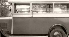 Posledn proveden autobusu pro 10 osob z roku 1929 u mlo zaoblenj tvary, zejmna v zadn sti karoserie.