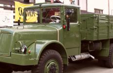 Excelentn renovovan vojensk valnk Tatra 111 NR ze soukrom sbrky p. Jiho Hlacha, vystavovan pi pleitosti Veteran Rallye 