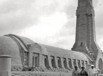 Pomnk u Verdunu - foto z archivu eskobudjovickho zstupce voz Aero, pana Prtla.