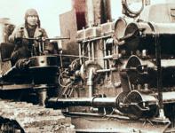 V roce 1938, kdy pod hrozbou blc se vlky zkoueli vichni svtov vrobci alternativn pohon spalovacch motor na devoplyn, zaali v TZ vyrbt verzi SG-65, kde G v nzvu znamenalo gazovoj genrator.