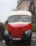 Dieselov autobus Praga RND na snmku z jzdy historickch vozidel 