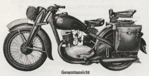 Armdn DKW NZ 350 se sedlem jezdce i sedlem tandemovm od firmy Pagusa (PA-tenrierte GU-mi SA-ttel)