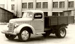 Prototyp novho vozu GAZ 11-51, pipraven pro Vesvazovou hospodskou vstavu v Moskv 1940.