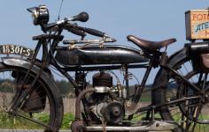 Nladov fotografie z poslednho podzimnho vletu Veteran Car Clubu esk Budjovice v roce 2009.