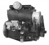 Před vstřikovacím čerpadlem byl zapínatelný jednoválcový kompresor pro huštění pneumatik, doplněný odlučovačem oleje.