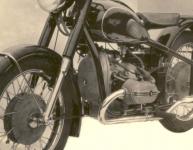 Retušovaný tovární snímek motocyklu M-52 