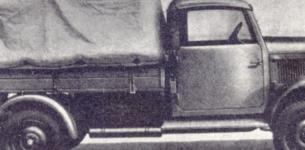 Z přehledu vozidel Wehrmachtu je tento snímek jednotunového valníku Borgward, opatřeného plachtou.