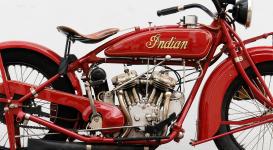 1927 Indian Scout 37 (600 ccm) z exposice Jihoeskho motocyklovho musea v eskch Budjovicch.