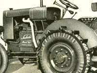 ... a naopak, pokud jste měli traktor na pneumatikách, bylo možné za příplatek dokoupit na zadní kola přídavné orebné obruče.