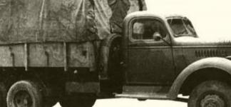 Takhle vypadal GMC typ ACKWX 353, náklaďák pro armádu, daný dohromady z původně civilních komponentů.