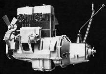 Motor Praga RND 1939 ze strany vstřikovacího čerpadla.