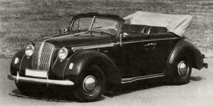Díky Hitlerem na maximum roztočenému hospodářství posledních let před válkou zbohatlo v Německu dost lidí tak, že se firmě Opel vyplatilo uvést v roce 1938 na trh luxusní model Admiral, který měl pod kapotou stejný šestiválcový motor, jaký se montoval do nákladních vozů Opel-Blitz 3,6 – 36 S.