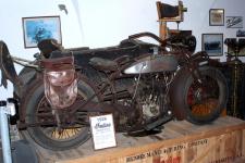 Indian Chief z roku 1926 - kdysi legend�rn� motocykl bud�jovick�ho pana profesora Jaroslava Ma��ka