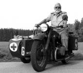 V�le�n� bavor�k BMW R 12, se kter�m byl Petr Ho���lek v roce 2012 a� u Stalingradu...