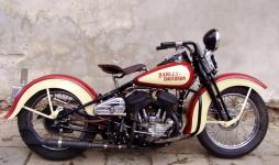 Autor�v civiln� Harley-Davidson 42 WLC.
