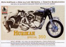 Ilustrace na tenhle plak�t ke slavnostn�mu znovu p�edstaven� Hurikana 350 vznikla z onoho nedokonal�ho obr�zku z roku 1951, zkombinovan�ho po��ta�em s re�lnou fotografi� skute�n�ho stroje.