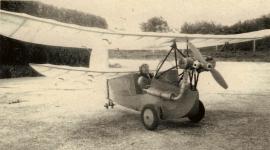 ernobl foto Parzek - tady je jeho model osazen jet funknm modelskm motorkem se havc svkou...
